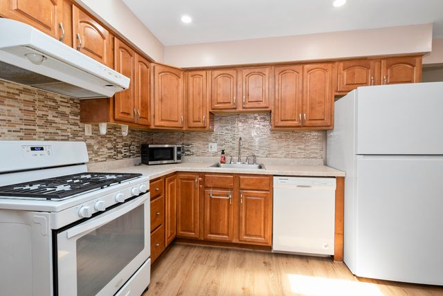16725 Oleander Avenue, Tinley Park, IL 60477