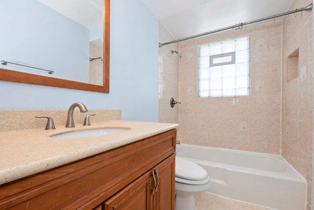 16725 Oleander Avenue, Tinley Park, IL 60477