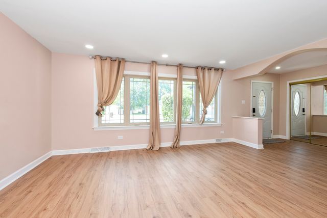 16725 Oleander Avenue, Tinley Park, IL 60477