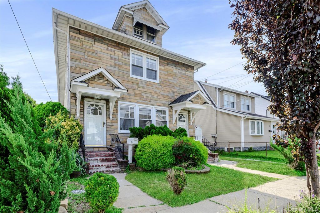 18 Watkins Street Unit 1, Lynbrook, NY 11563