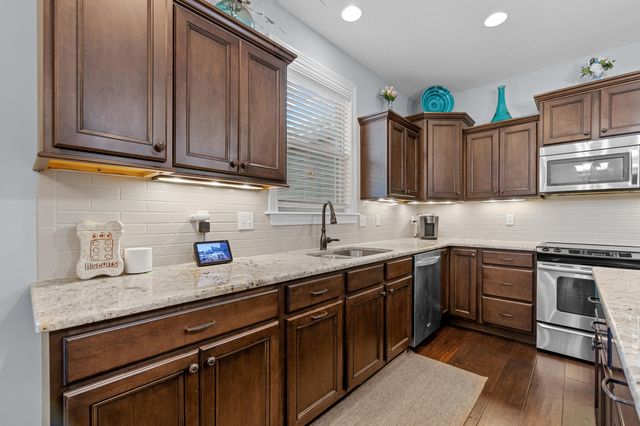 2009 DEVONSHIRE DR, Columbia, MO 65203