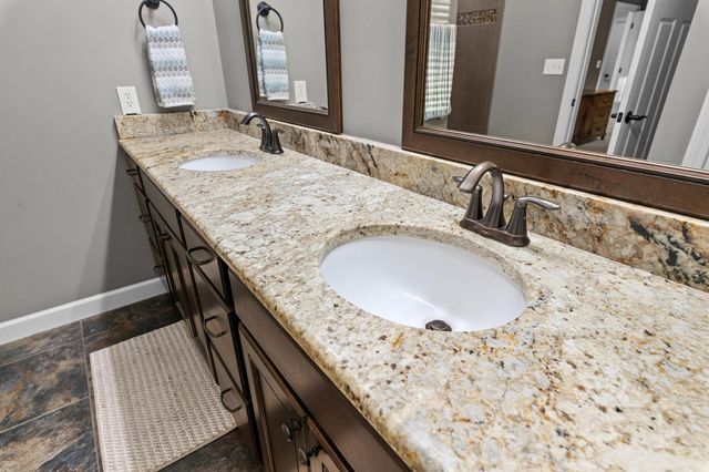 2009 DEVONSHIRE DR, Columbia, MO 65203