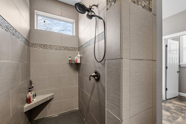 2009 DEVONSHIRE DR, Columbia, MO 65203