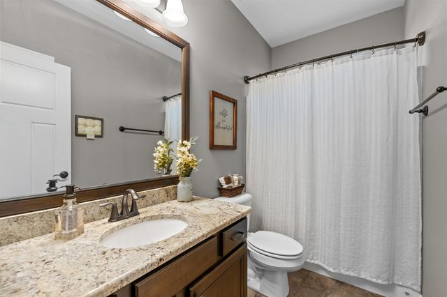 2009 DEVONSHIRE DR, Columbia, MO 65203