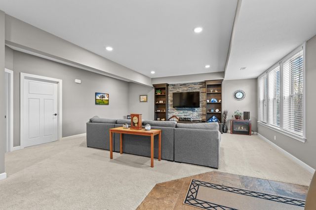 2009 DEVONSHIRE DR, Columbia, MO 65203