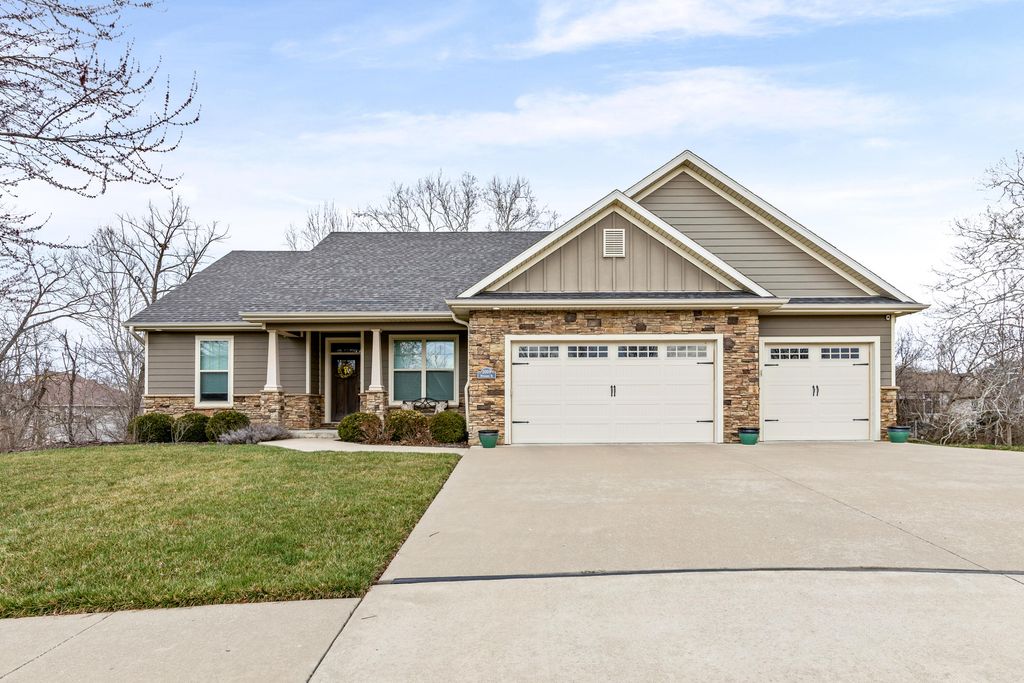 2009 DEVONSHIRE DR, Columbia, MO 65203