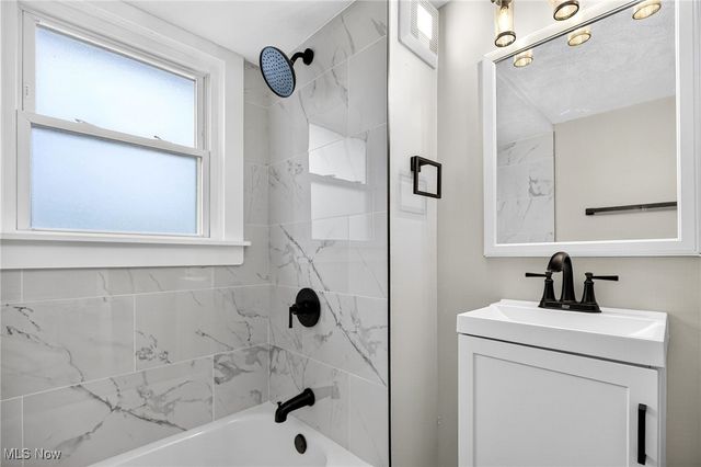 13622 Carrington Avenue, Cleveland, OH 44135