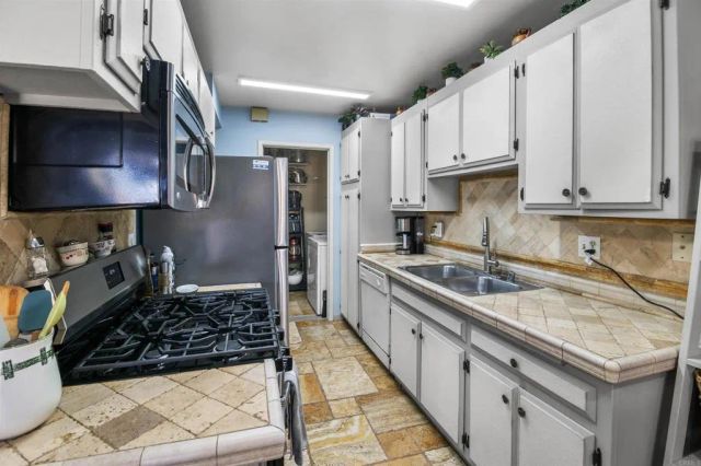 359 Los Arbolitos Boulevard, Oceanside, CA 92058