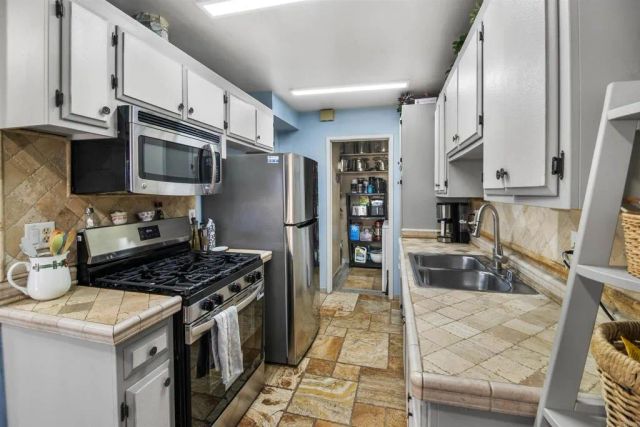 359 Los Arbolitos Boulevard, Oceanside, CA 92058