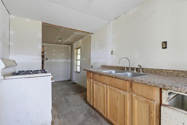 2311 2nd Street, Mineral Wells, TX 76067