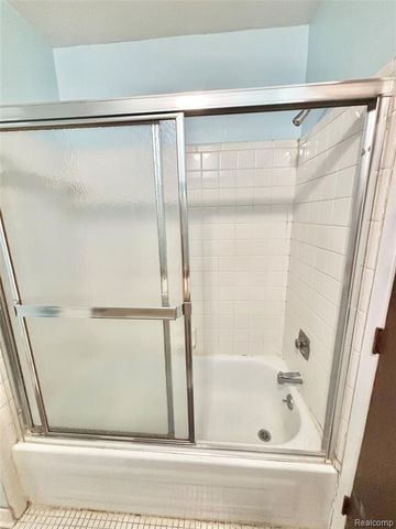 37122 Clubhouse Drive, Sterling Heights, MI 48312