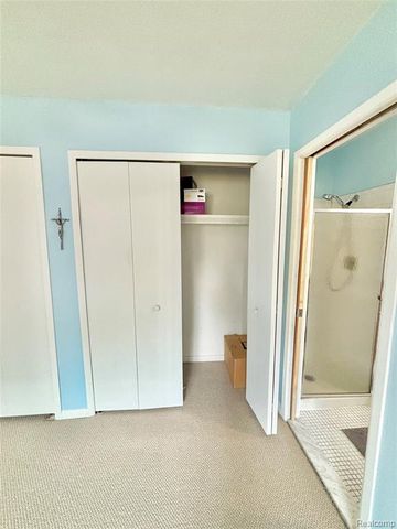 37122 Clubhouse Drive, Sterling Heights, MI 48312