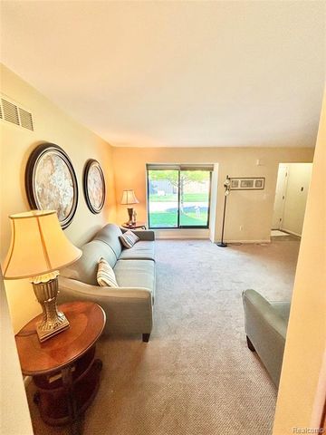 37122 Clubhouse Drive, Sterling Heights, MI 48312