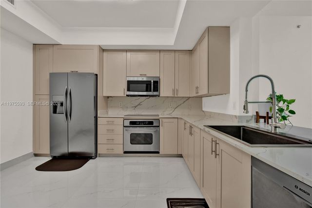 3340 NE 190th Street 1108, Aventura, FL 33180