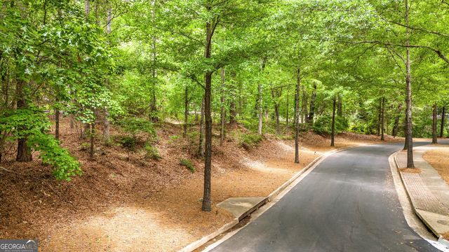 221 N Cove Drive, Peachtree City, GA 30269