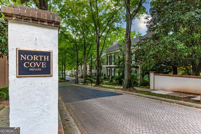 221 N Cove Drive, Peachtree City, GA 30269