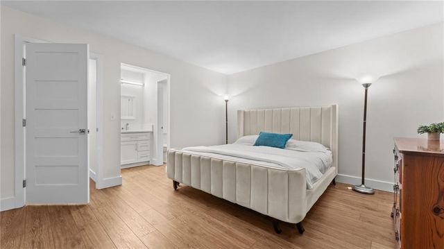 5025 Village Green Way, Alpharetta, GA 30009