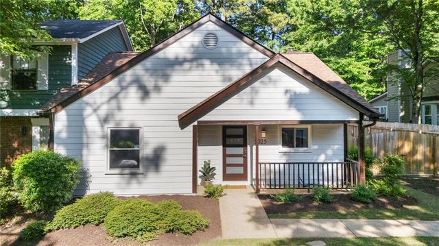 5025 Village Green Way, Alpharetta, GA 30009