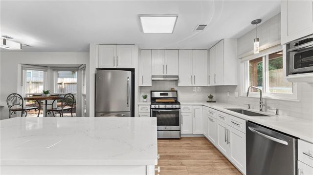 5025 Village Green Way, Alpharetta, GA 30009