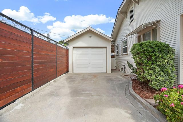 939 W Vine St, Stockton, CA 95203