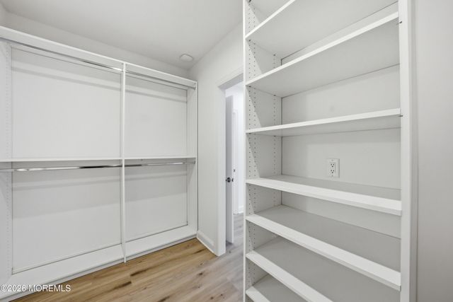 16 Remington Court, Farmingdale, NJ 07727