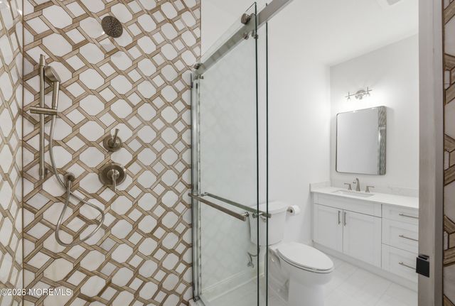 16 Remington Court, Farmingdale, NJ 07727