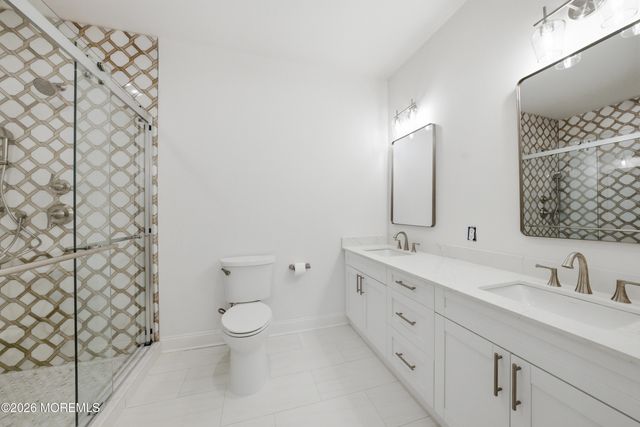 16 Remington Court, Farmingdale, NJ 07727