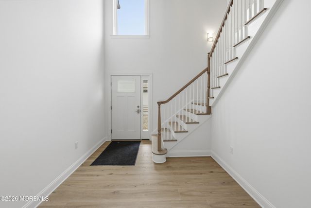 16 Remington Court, Farmingdale, NJ 07727