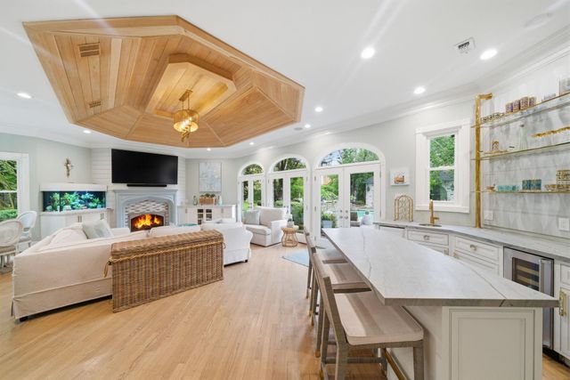 597 Piney Point Road, Piney Point Village, TX 77024