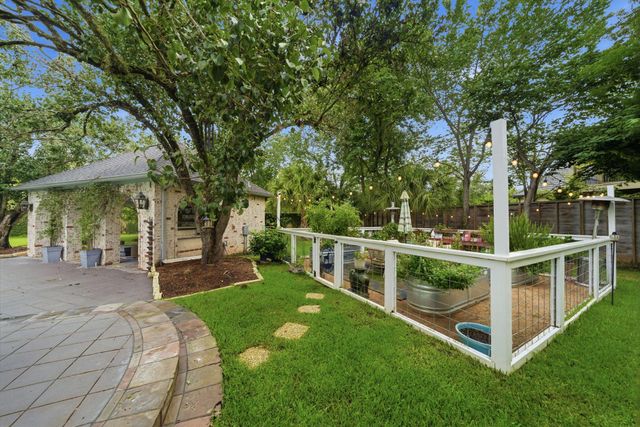597 Piney Point Road, Piney Point Village, TX 77024