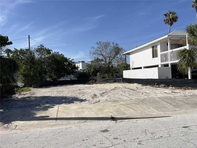 180 E MADEIRA AVENUE, Madeira Beach, FL 33708