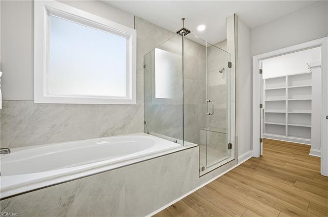1312 Creekway DR, Smithfield, VA 23430