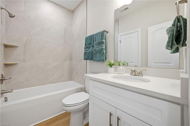 1312 Creekway DR, Smithfield, VA 23430