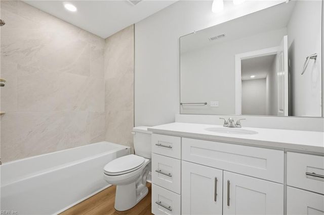1312 Creekway DR, Smithfield, VA 23430