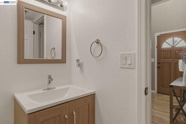1130 Vista Pointe Cir, San Ramon, CA 94582