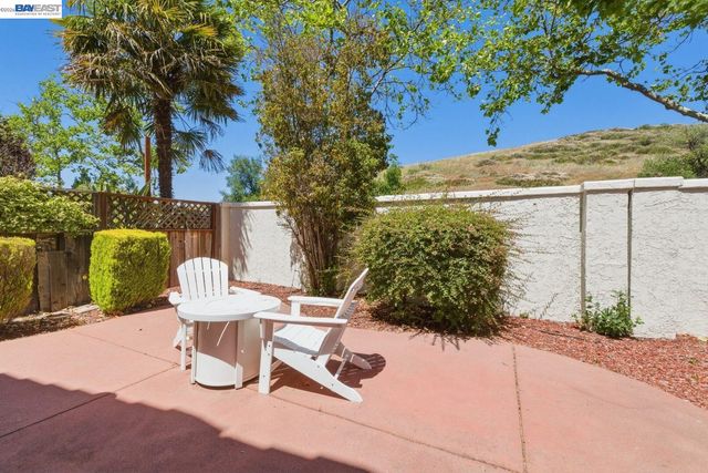 1130 Vista Pointe Cir, San Ramon, CA 94582