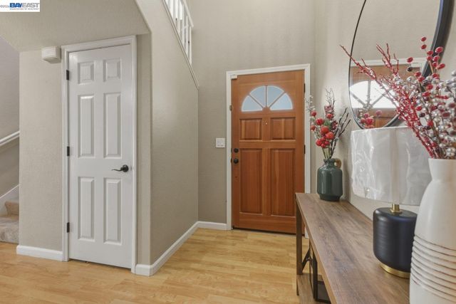 1130 Vista Pointe Cir, San Ramon, CA 94582