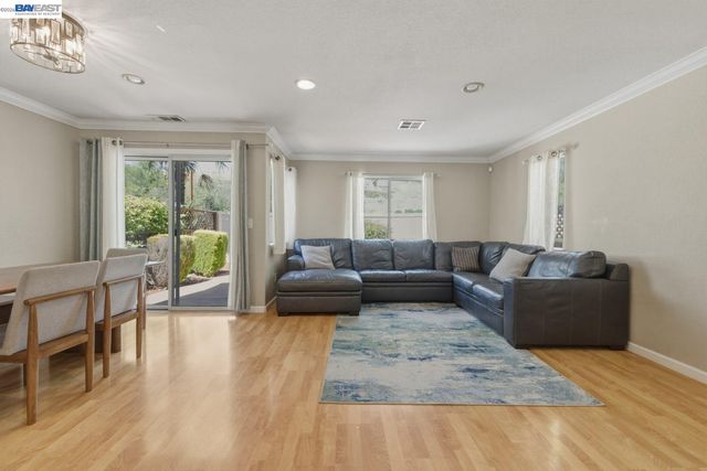 1130 Vista Pointe Cir, San Ramon, CA 94582