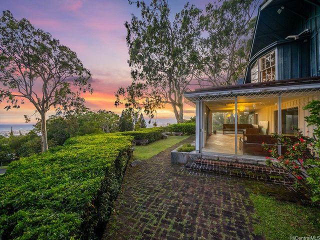 3330 Tantalus Drive, Honolulu, HI 96822