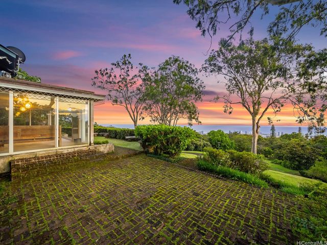 3330 Tantalus Drive, Honolulu, HI 96822
