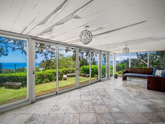 3330 Tantalus Drive, Honolulu, HI 96822