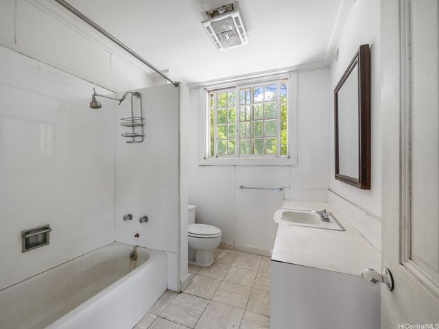 3330 Tantalus Drive, Honolulu, HI 96822