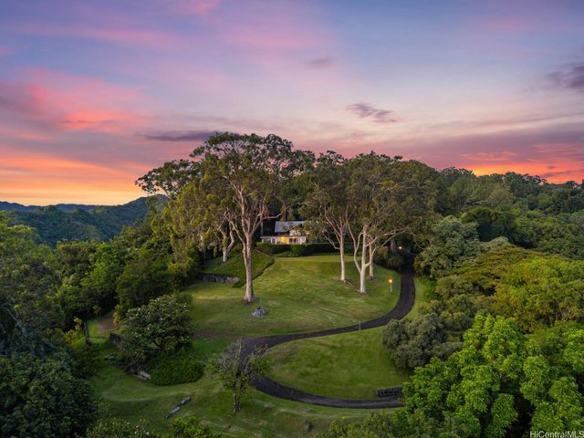 3330 Tantalus Drive, Honolulu, HI 96822