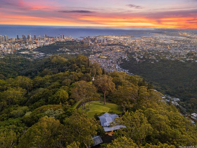 3330 Tantalus Drive, Honolulu, HI 96822