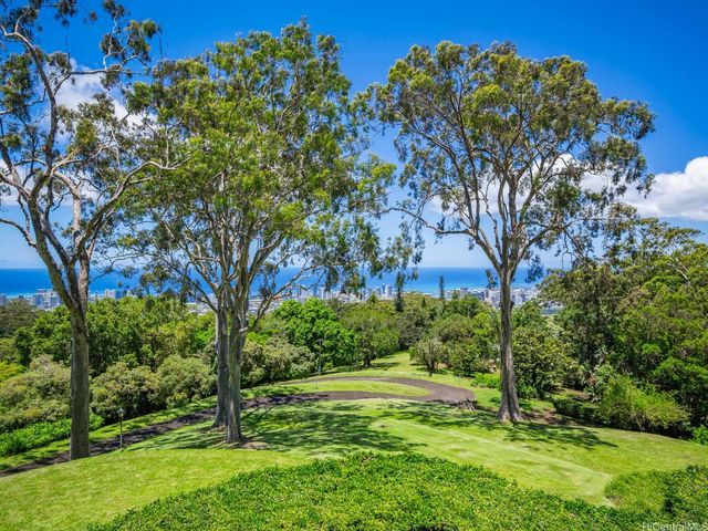 3330 Tantalus Drive, Honolulu, HI 96822