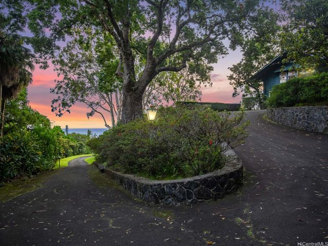 3330 Tantalus Drive, Honolulu, HI 96822