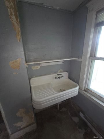 202 Tyler Street, Highland Park, MI 48203