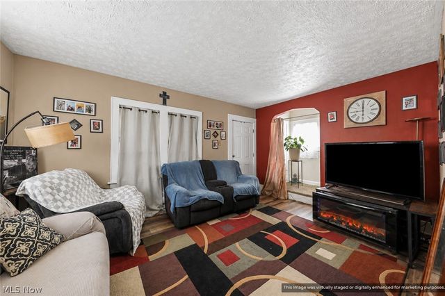 912 Hunt Street, Akron, OH 44306