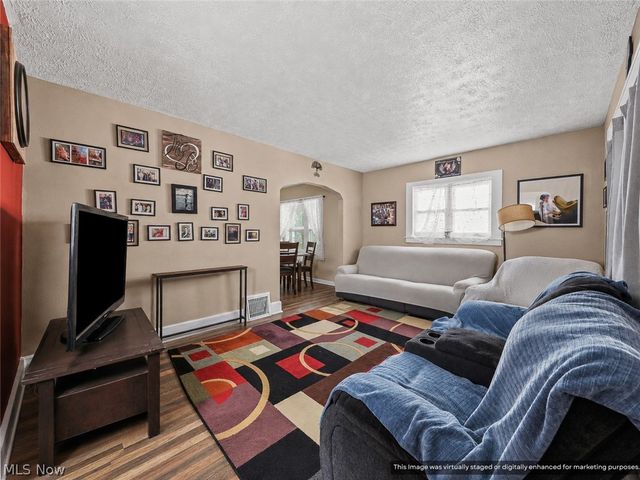 912 Hunt Street, Akron, OH 44306