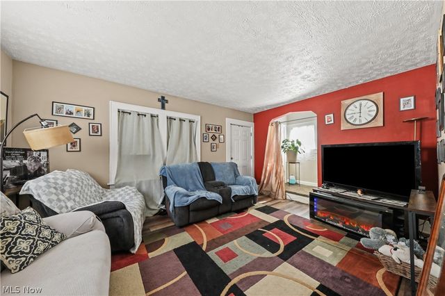 912 Hunt Street, Akron, OH 44306